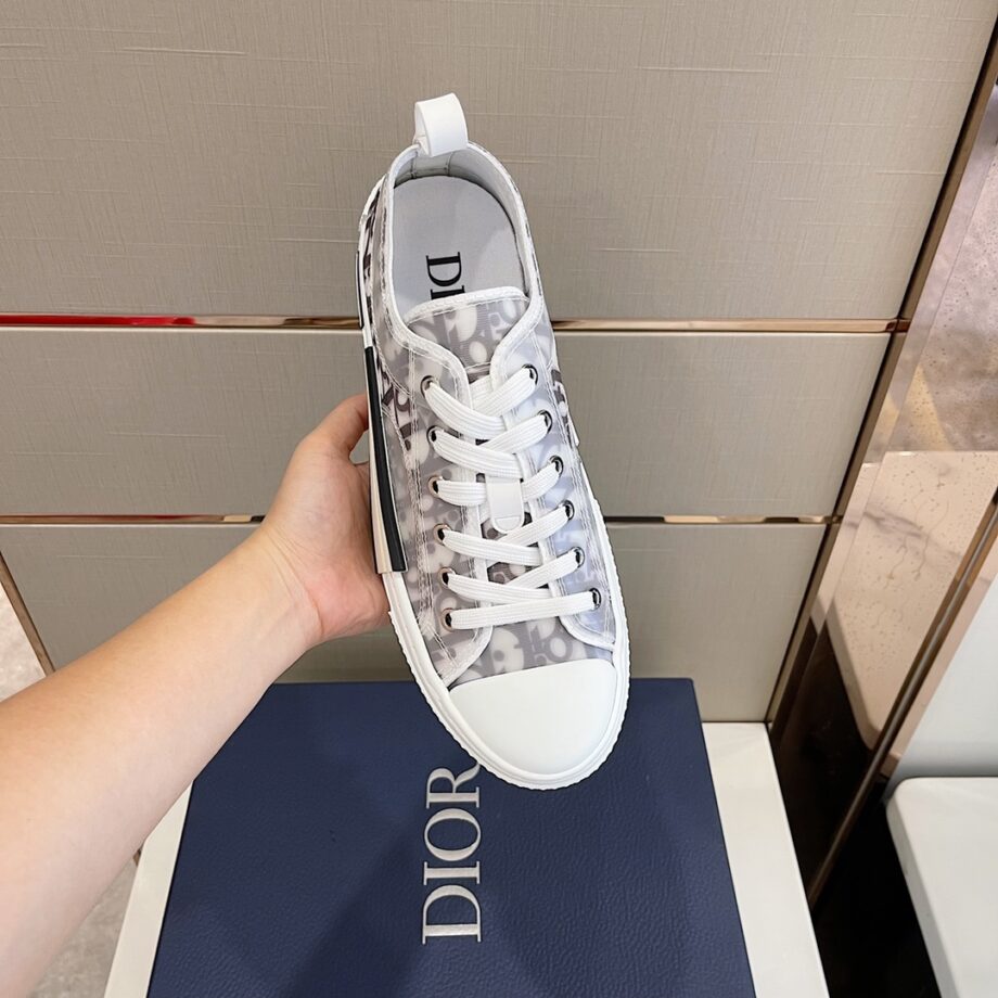 B23 Low Top Dior Oblique Sneaker - CDO009