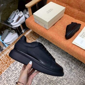 Alexander Mcqueen Oversized Leather Sneakers - Am102