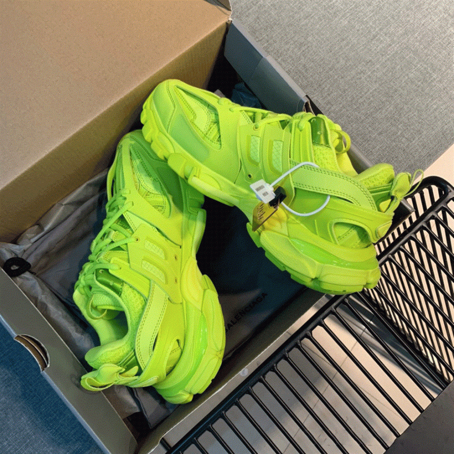 Balenciaga Track 3 Sneakers In Green - Bb021