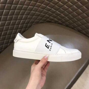 Givenchy Urban Street Low-Top Sneakers - G08V