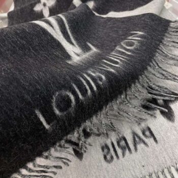 Louis Vuitton Scarf – SLT026