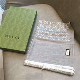 Gucci Scarf - SGT31