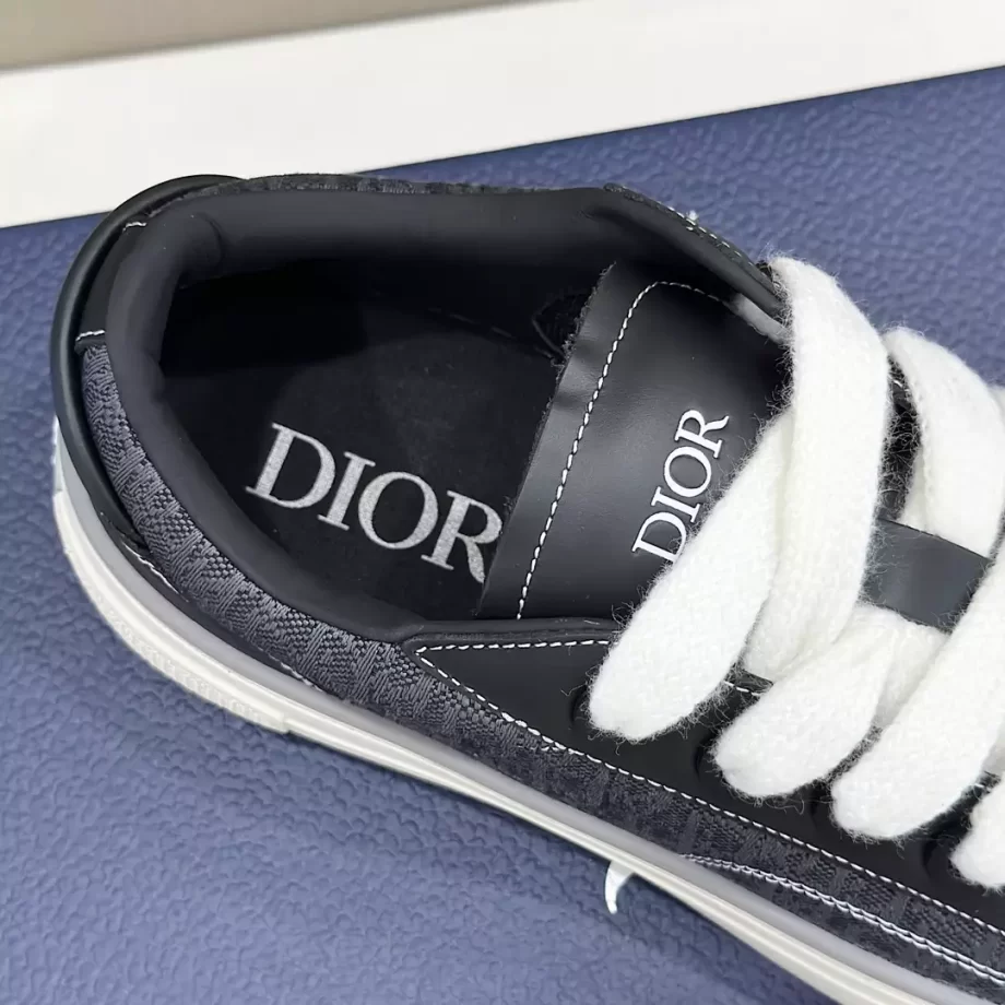 B33 Sneaker Black Smooth Calfskin and Dior Oblique Jacquard - CDO141