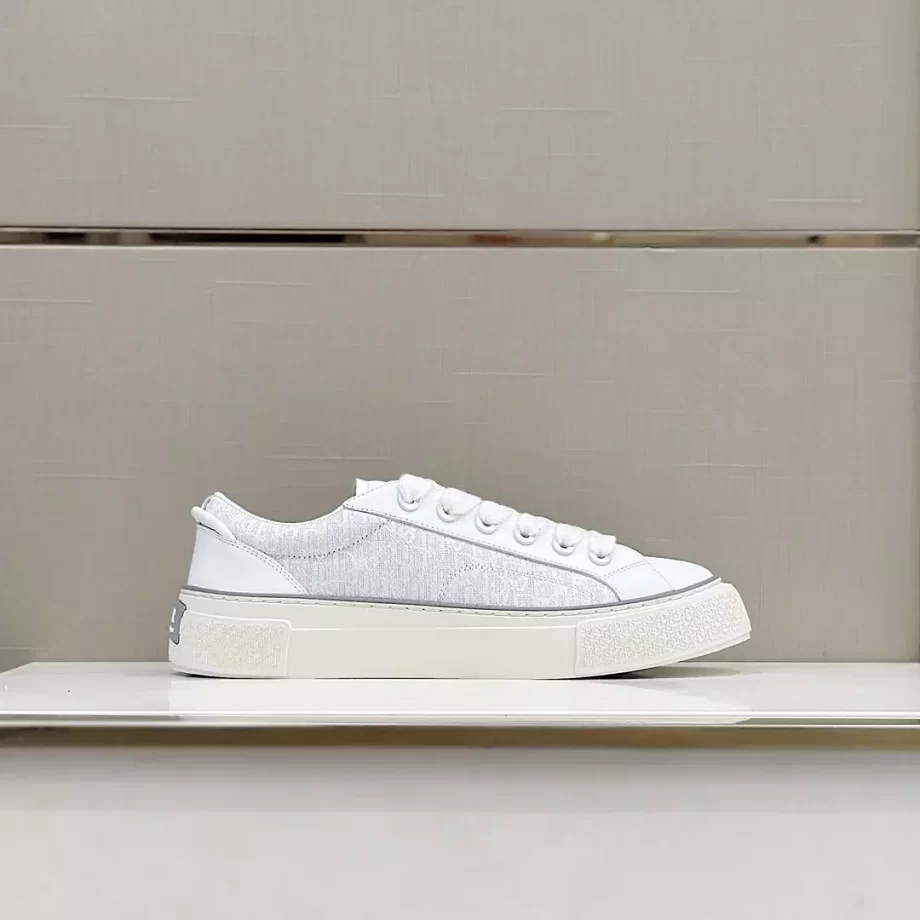 B33 Sneaker White Smooth Calfskin and Dior Oblique Jacquard - CDO140